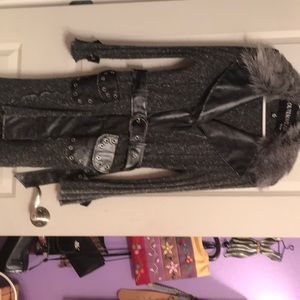 Long sweater fur collar